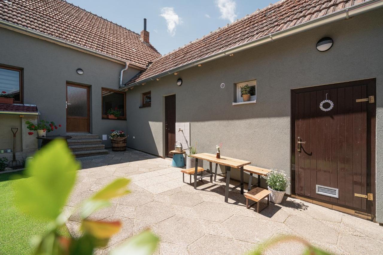 Ubytování 121 - Hlohovec Exterior foto